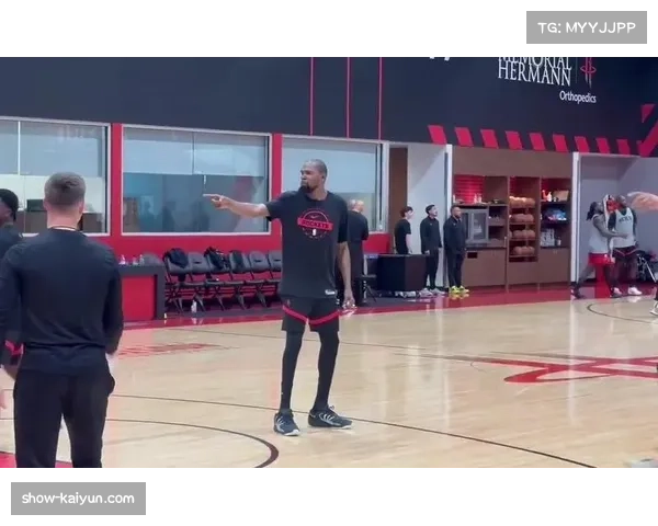 火箭半场领先猛龙，英格拉姆与巴恩斯携手贡献32分，杜兰特独得14分